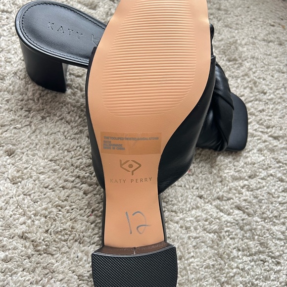 New Without Tags Katy Perry Black Twisted Mule Heels - Picture 4 of 4